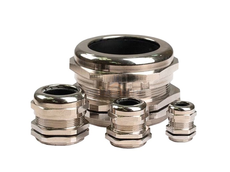 Латунный кабельный ввод, диаметр вводного отверстия М60, наружный диаметр кабель 37-44 мм.